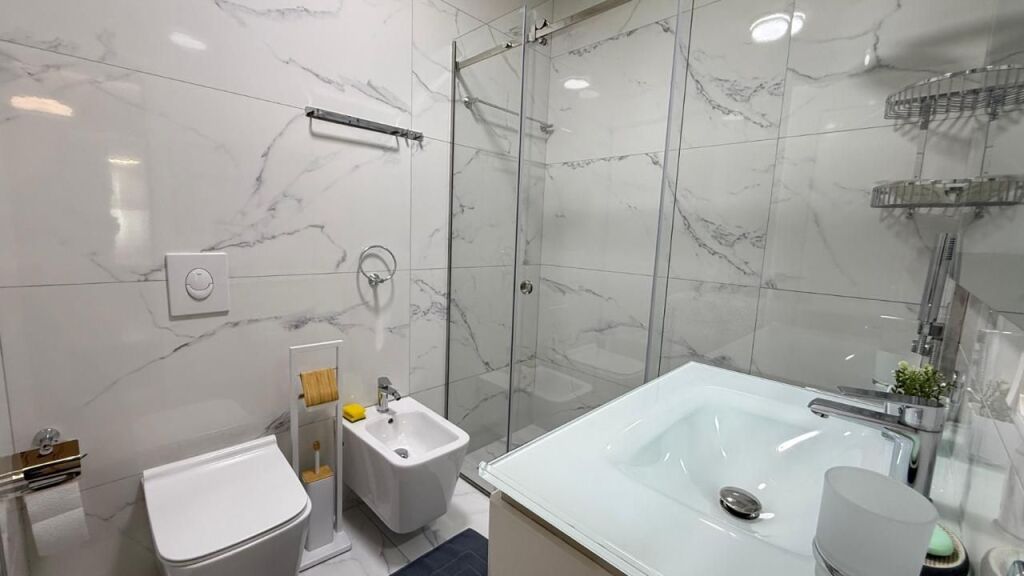 Apartament 1+1 per qira Liceu Artistik