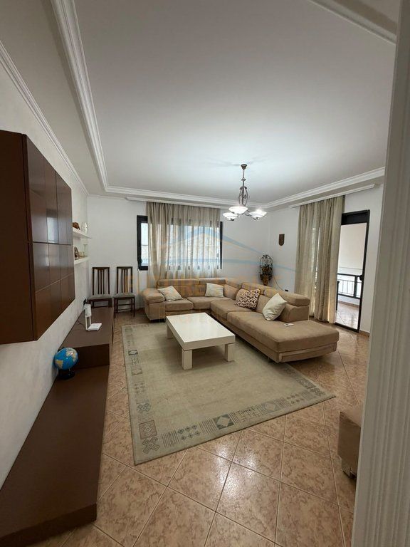 Qira, Apartament 2+1+2, Myslym Shyri, Tiranë.