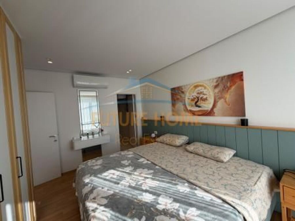 Shitet, Apartament 2+1+ Post Parkimi, Fiori di Bosko, Tiranë
