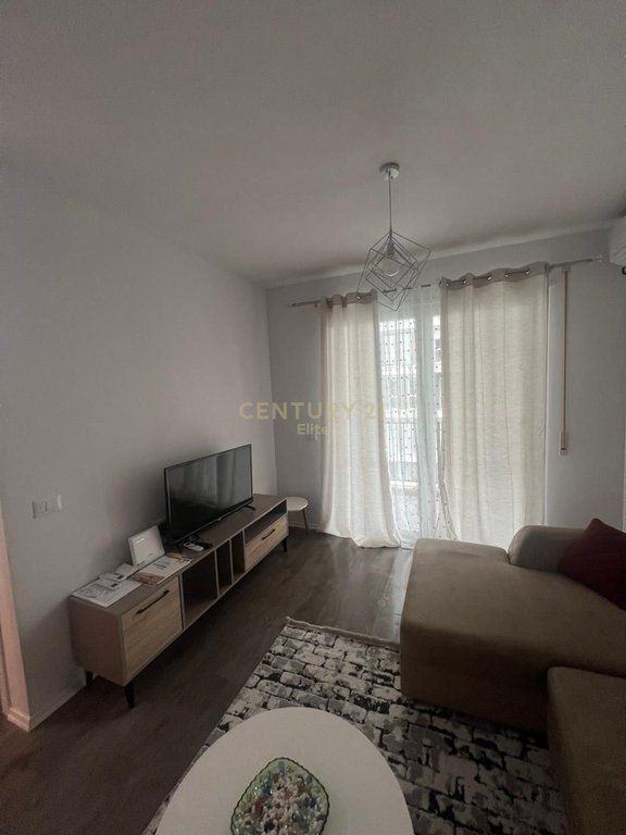 Appartamento 2+1+2+ posto auto in affitto, Univers City. 600 € /Mese 56,000 Lek /Mese