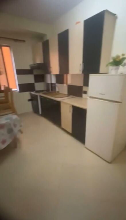 Casa 2+1 in affitto, Via Jordan Misja vicino alla Moschea 500 euro