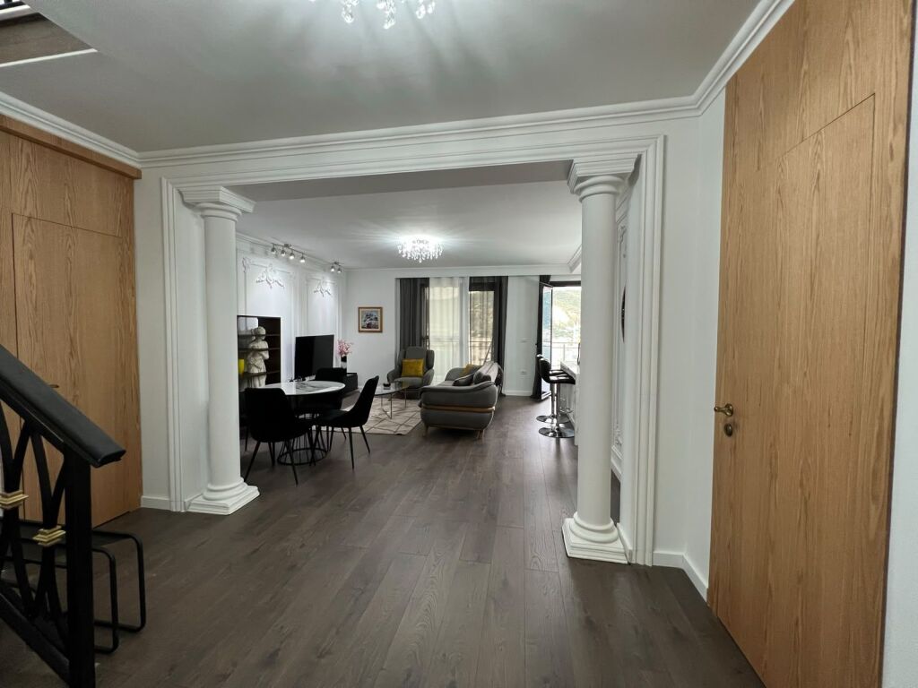 Duplex + parking for rent on Lungomare