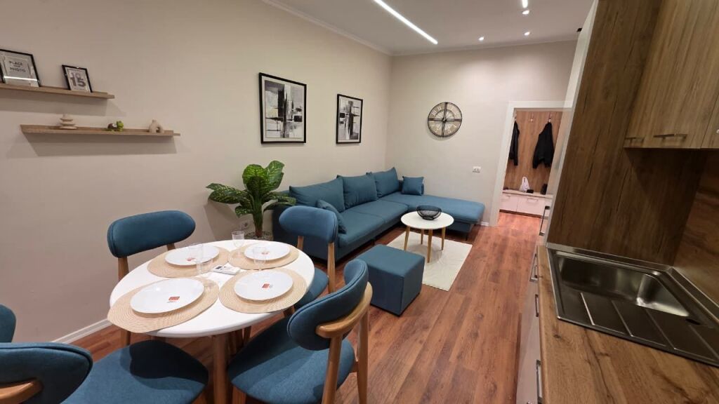 Shitet apartament 1+1 Plazh, Durres.