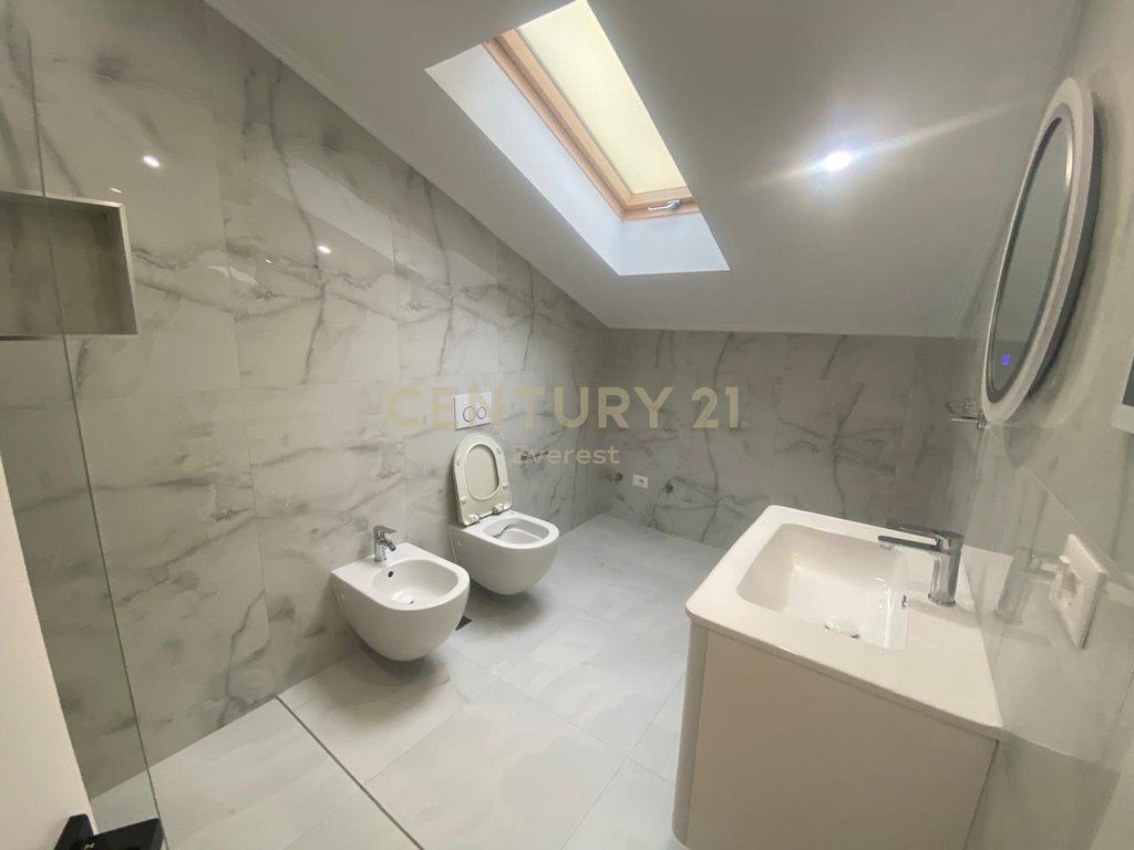 KODRA E PRIFTIT, JAPIM APARTAMENT 3+1+2+PARKIM PER QIRA