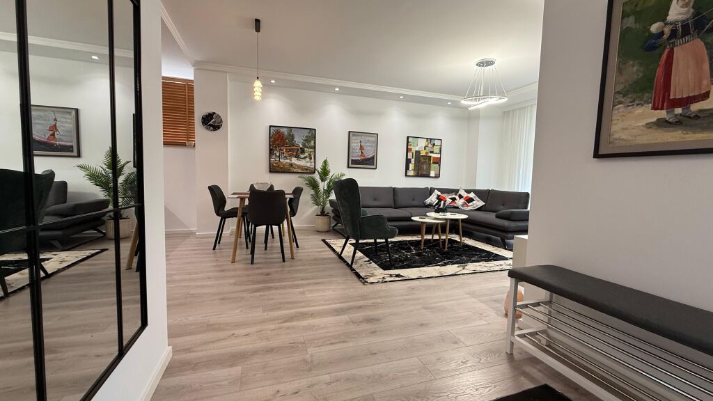 Apartament 1+1 per qira Liceu Artistik