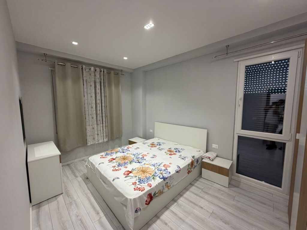 Jepet me qera Apartamenti 2+1 , Paskuqan prane karburant Ahmati 500 mije leke te vjetra