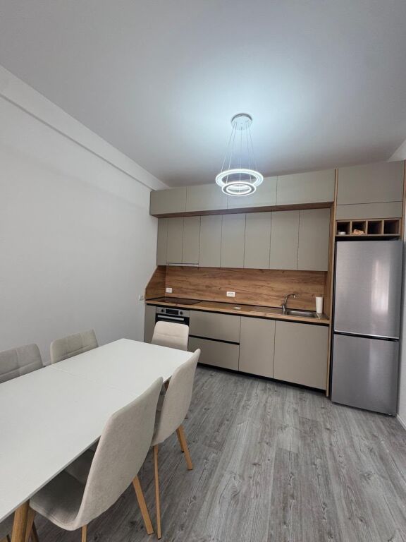 🏠 SHITET / JEPET ME QIRA – APARTAMENT 2+1+2+2 | RRUGA E KAVAJËS