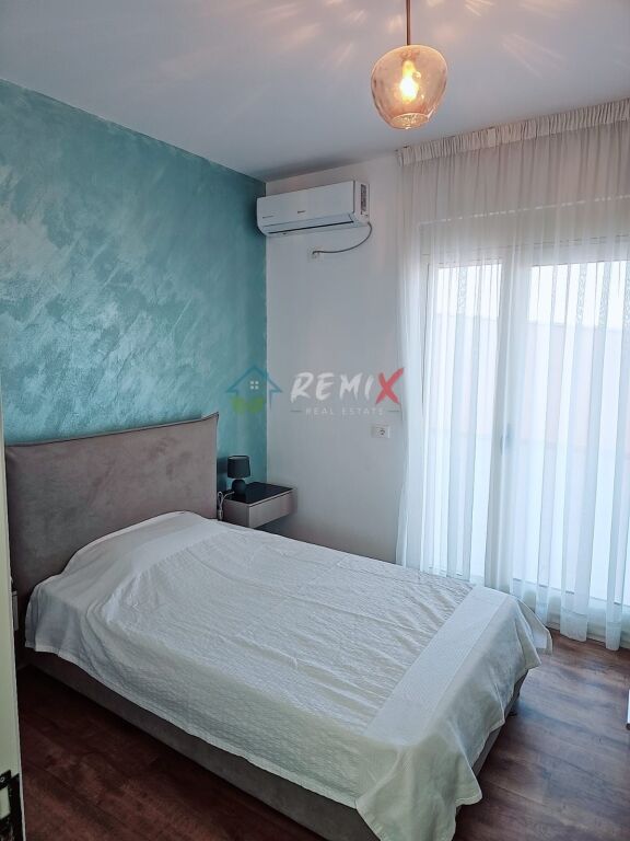 SHITET PAPAFINGO 2+1 – VERANDË PRIVATE 90 m²