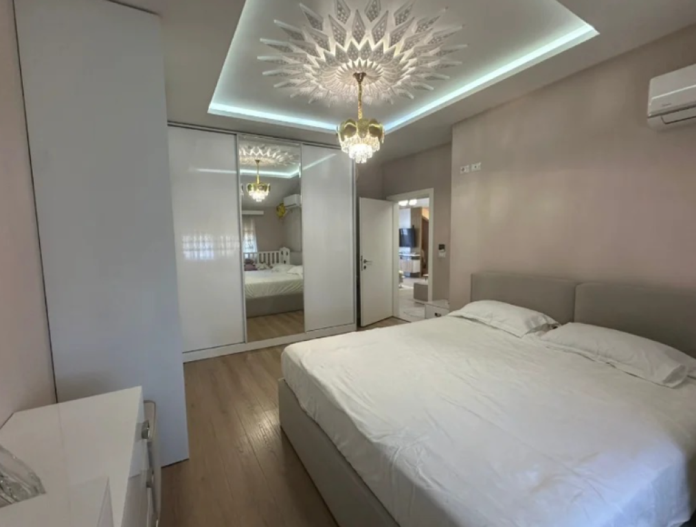 JEPET ME QIRA APARTAMENT 2+1 ME VERANDË | XHAMLLIK