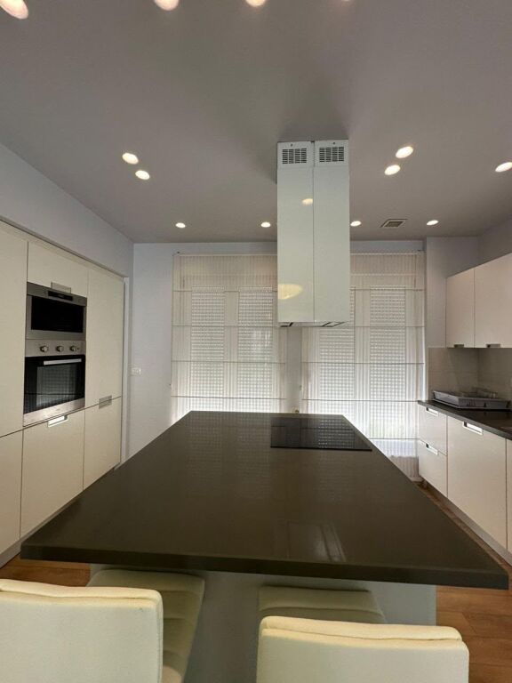 🏡 SHITET VILË 4-KATËSHE – WHITE HOUSE RESIDENCE | TEG