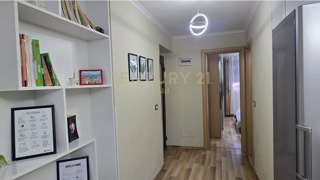 Jepet me qera Apartament te Myslym Shyri 600 € /Muaj 60,000 Lekë /Muaj
