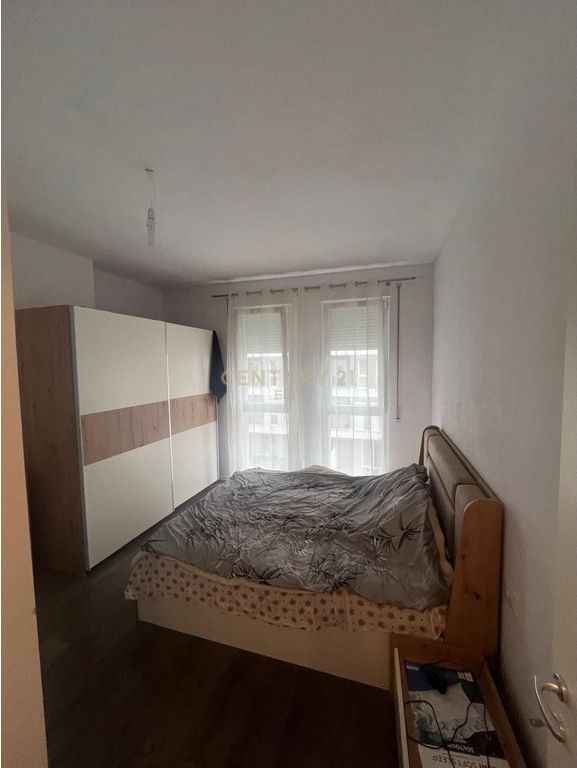 Appartamento 2+1+2+ posto auto in affitto, Univers City. 600 € /Mese 56,000 Lek /Mese