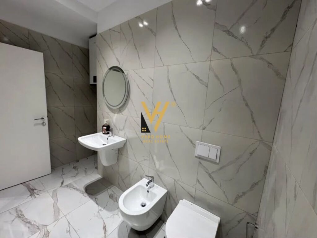 OFFICE 104 M2 FOR RENT AT MINE PEZA 850 EURO