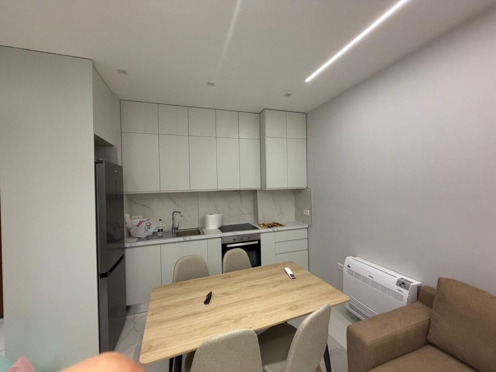 Super apartament me qera 2+1 Paskuqan
