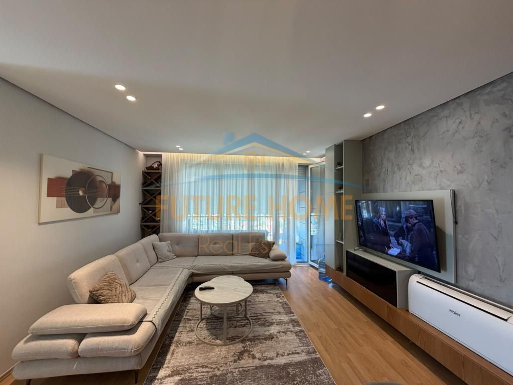 Shitet, Apartament 2+1+ Post Parkimi, Fiori di Bosko, Tiranë