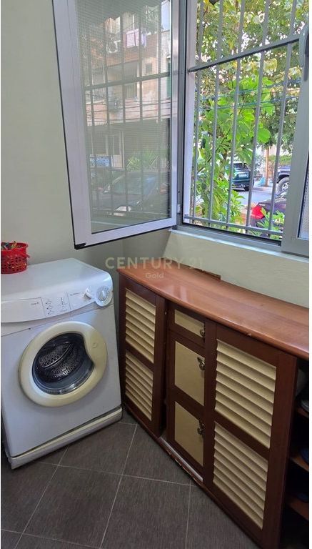 Jepet me qera Apartament te Myslym Shyri 600 € /Muaj 60,000 Lekë /Muaj