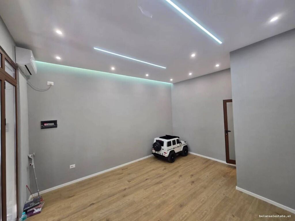 Shop For Rent At Pediatrics (ID BD21951) Tirane