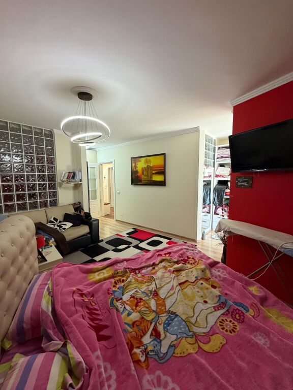 Shitet apartament te rruga e Portit me pamje deti  ,Durres