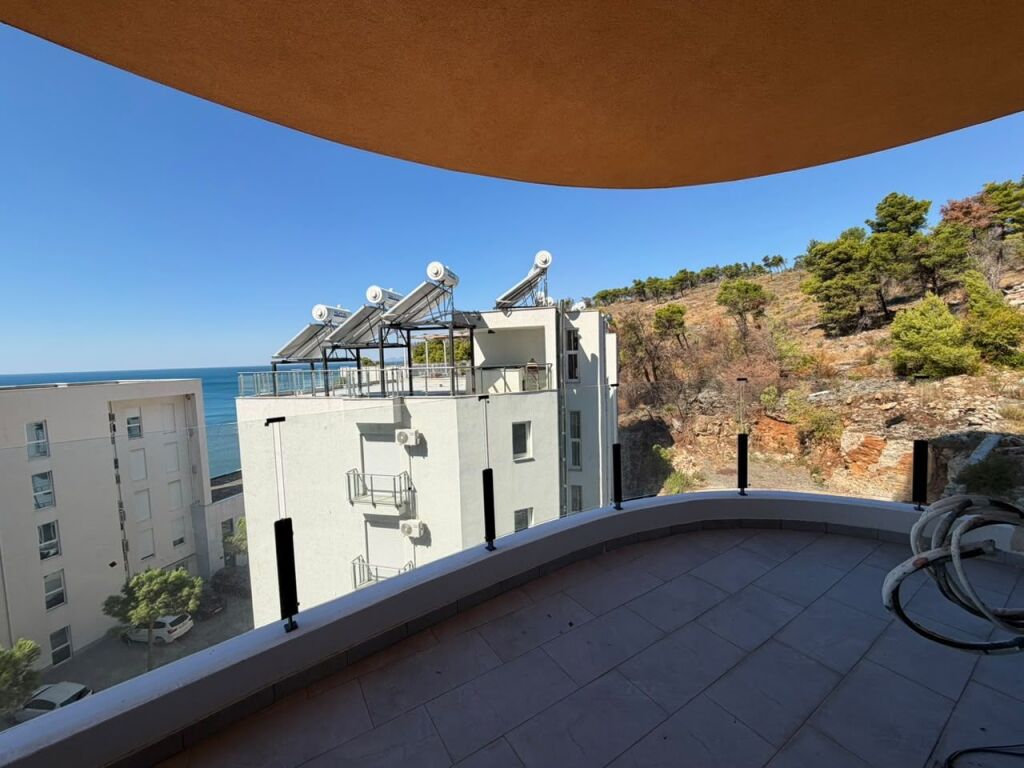 Shitet Apartament 2+1