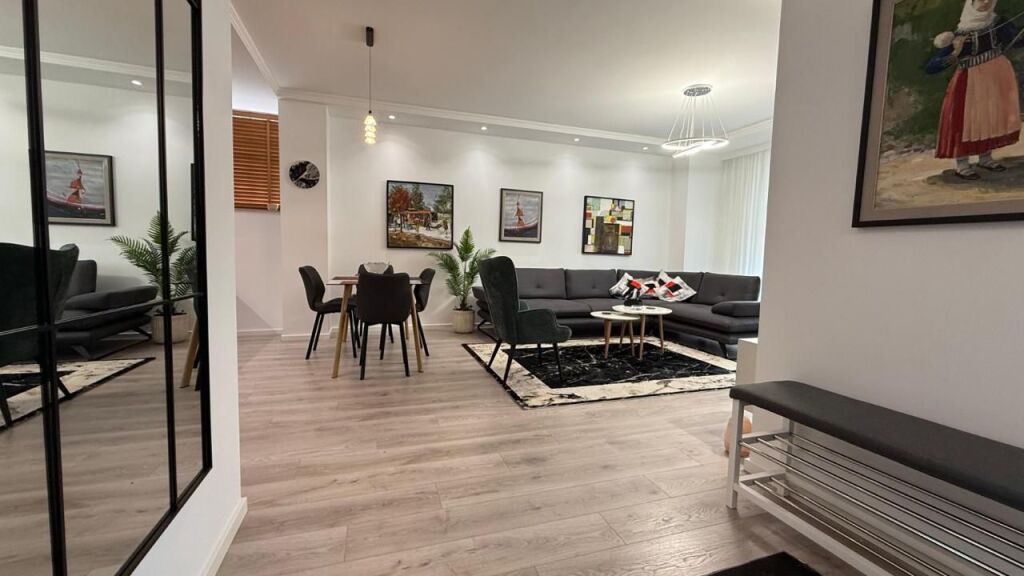 Apartament 1+1 per qira Liceu Artistik