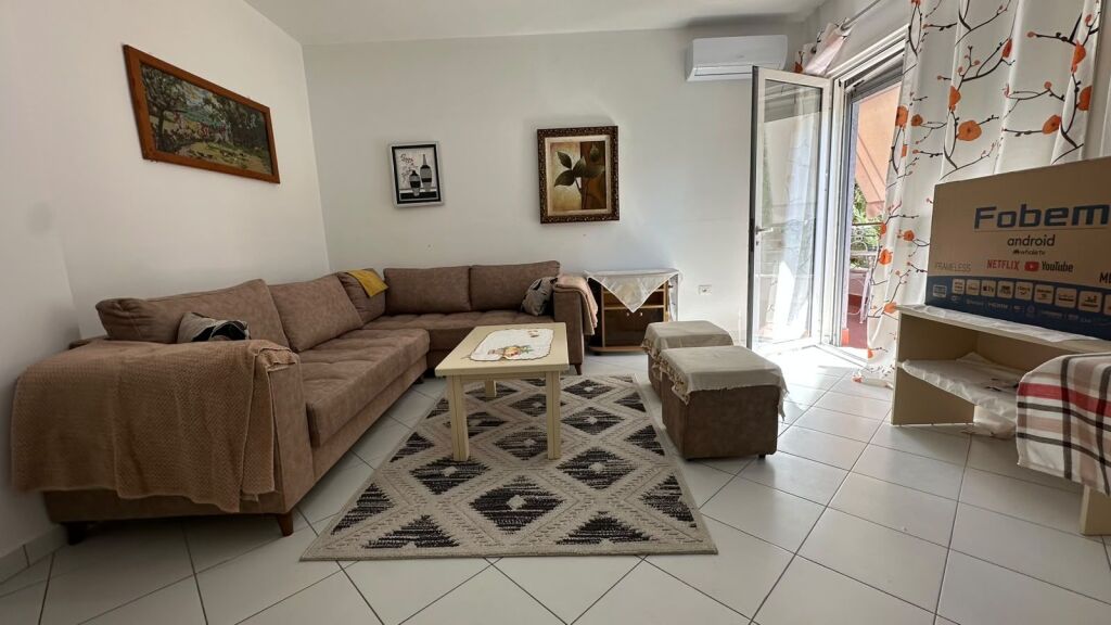 Apartament 2+1 me qira Liqeni i Thate