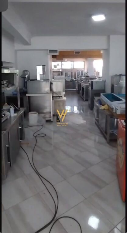 LOCALE COMMERCIALE 240 M2 IN AFFITTO A YZBERISHT 2.500 EURO