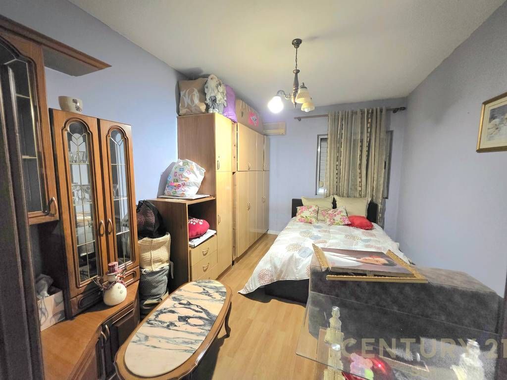 Appartamento 3+1+2 in vendita a Komuna e Parisit