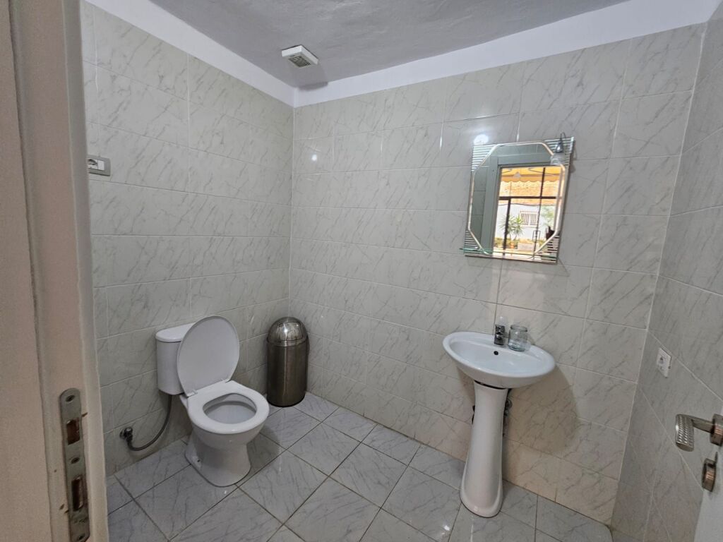 Jepet me Qira Ambient për Zyra – Prane Pazarit te Ri