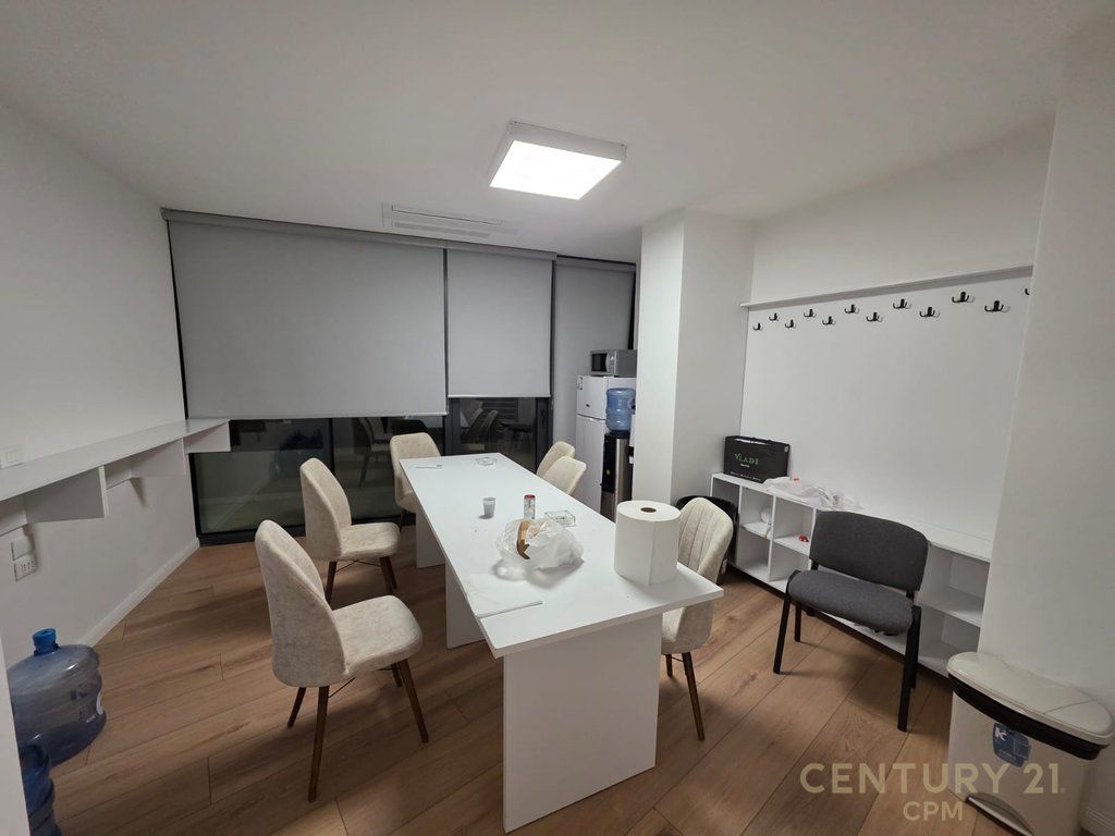 Ambient për Zyra + 2 Poste Parkimi me Qira tek Lake View, Rruga e Kosovareve
