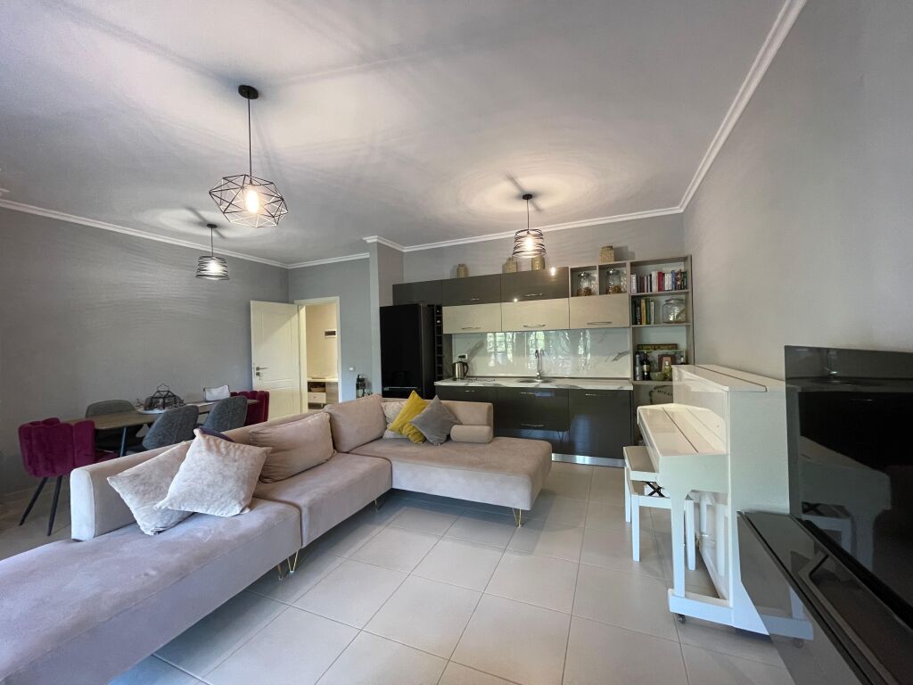 Apartament 2+1 per qira ne Shkoze