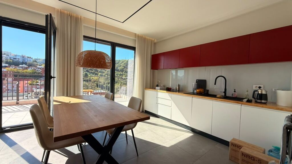 PENTHOUSE PËR SHITJE – KODRA E DIELLIT