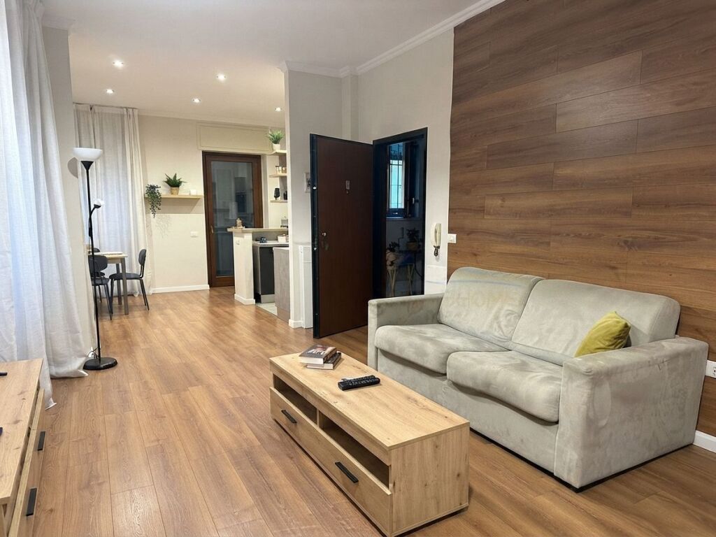 Affitto, Appartamento 1+1, Via Bardhok Biba, Centro, Tirana