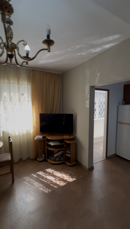 Jepet me qira apartament 1+1 me ballkon Frosina Plaku