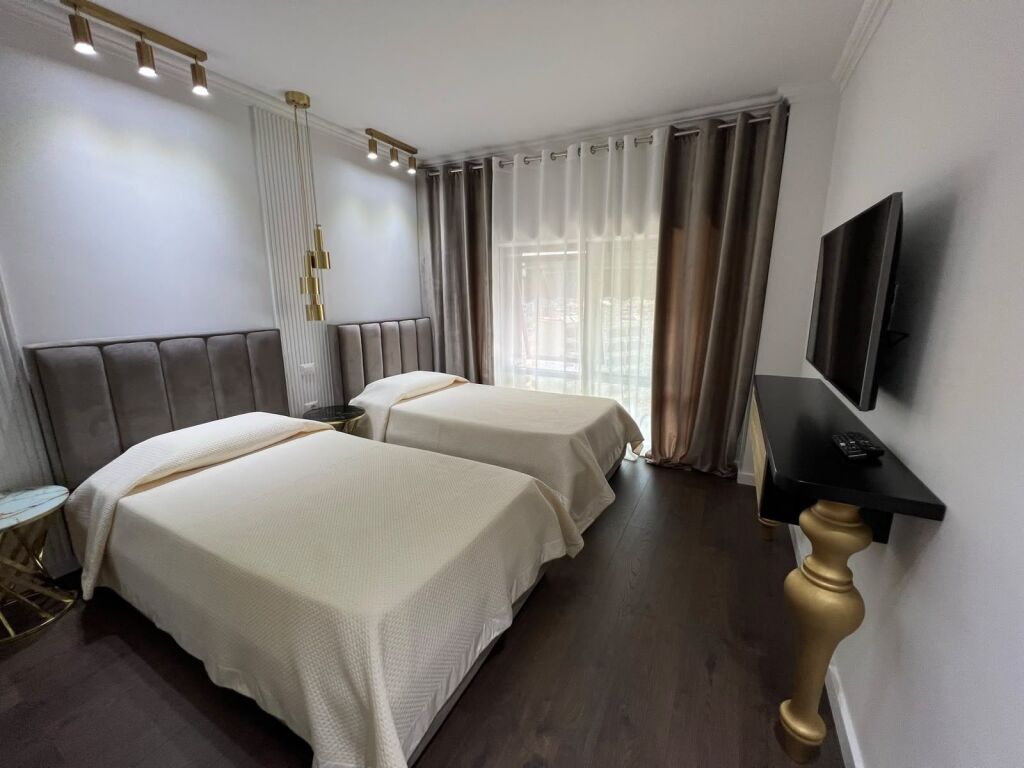 Duplex + parking for rent on Lungomare