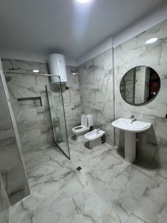 # IN AFFITTO: 2+1 &amp; PRONTA PER ESSERE ABITATA 📍 Sauk i Ri – vicino a BKT 📐 120 m² Super Spaziosa 💥 - 50.000 ALL/Mese