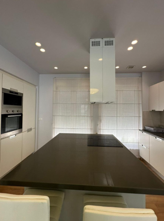 SHITET VILË 254m2 , WHITE HOUSE RESIDENCE – TEG