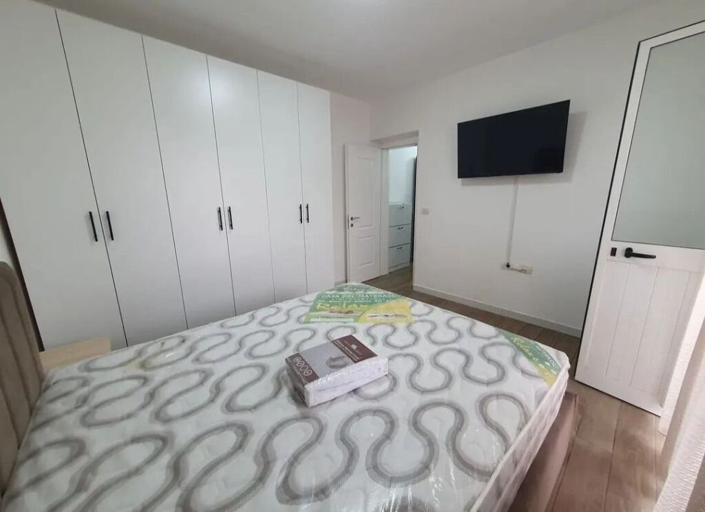 Apartament 1+1 me qera tek rruga e durresit (48,000 Leke)