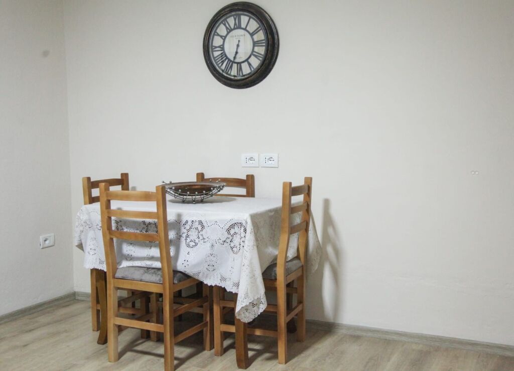 Jepet me qera apartamenti 2+1