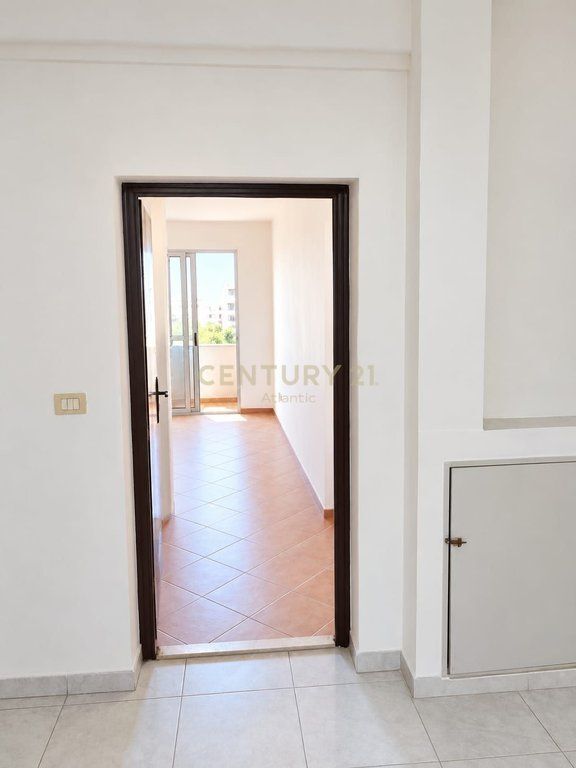 Apartament 1+1 (+ Post parkimi opsional) në shitje në Plazh Rrota e Kuqe, Durrës
