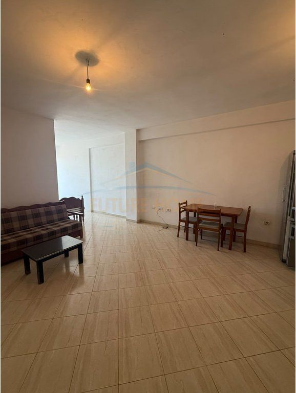 In vendita, Appartamento 1+1, Yzberisht, Tirana.