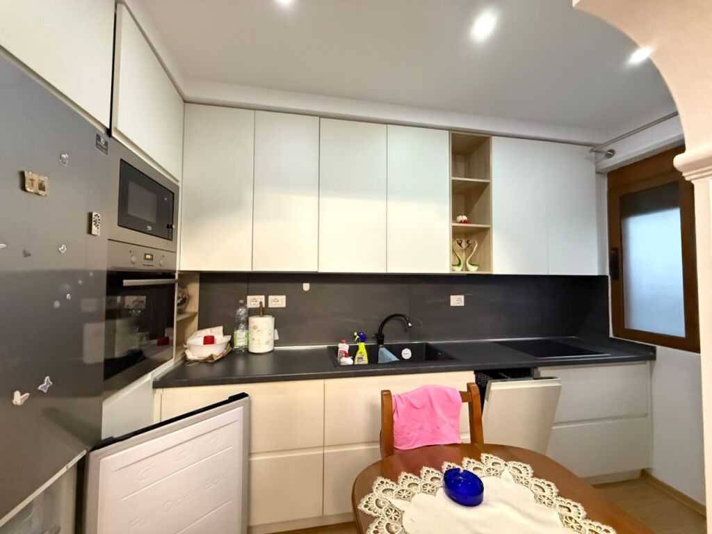 1+1 Apartment for Long-Term Rent – ​​"Jani Minga" School, Vlorë