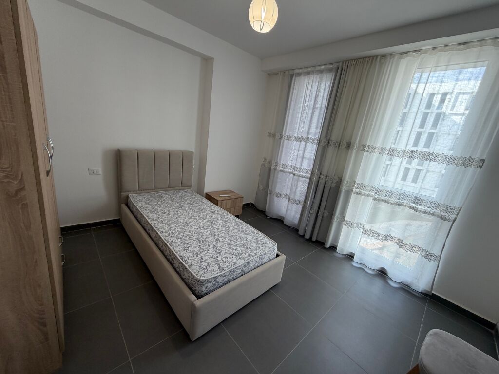 3+1,te pallatet e bashkise 5 maji,650 mije leke