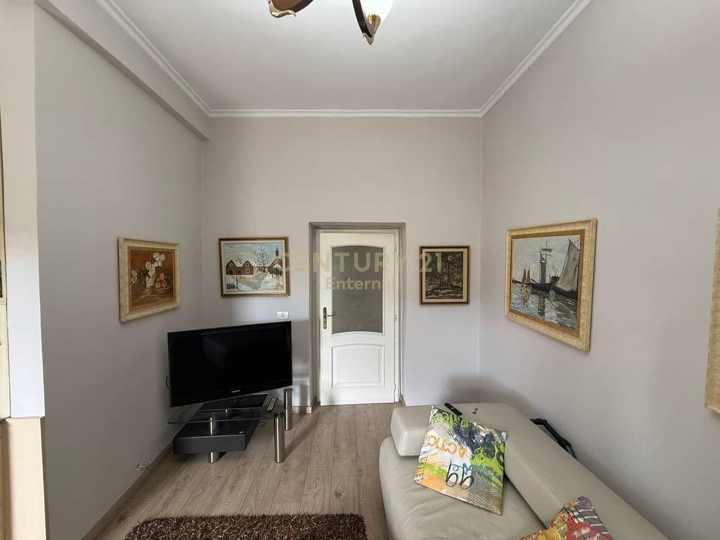 Apartament 2+1 me qira te Ish Blloku, Pallatet Agimi - 800€ | 91 m²
