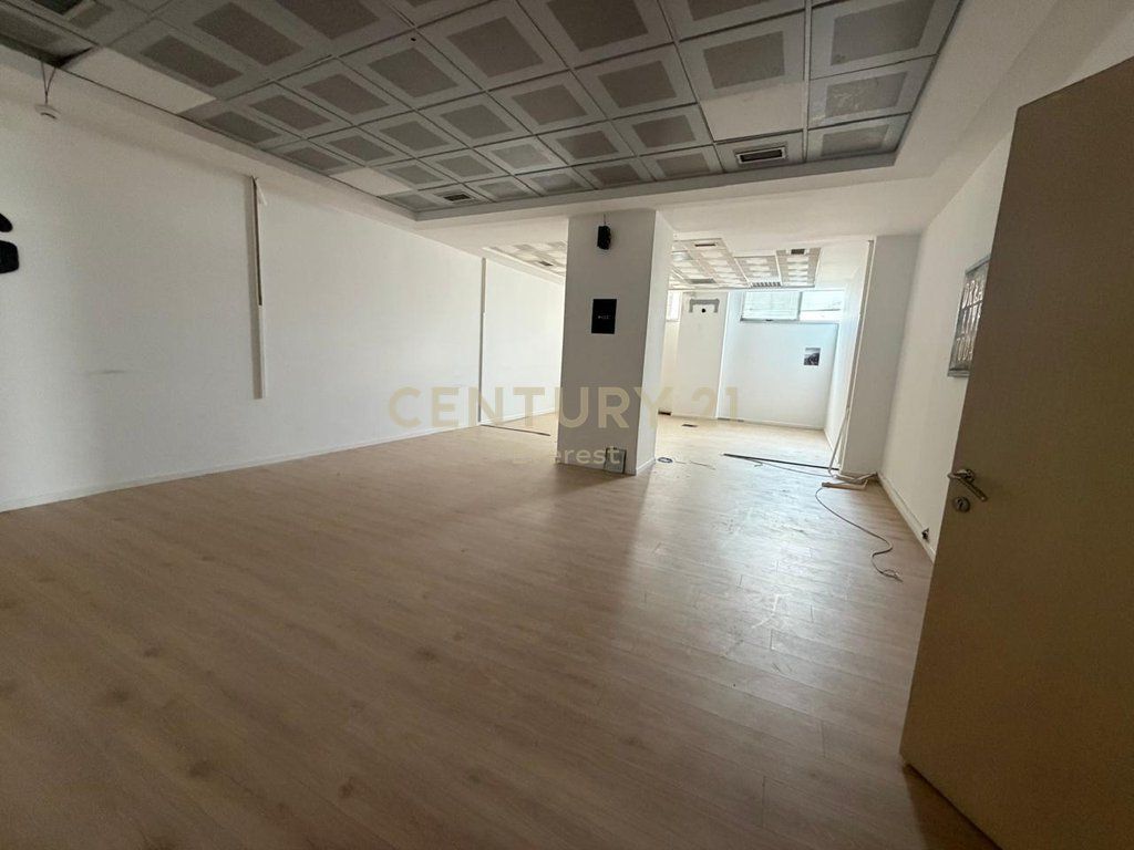 KRISTAL CENTER, OFFICE FOR RENT
