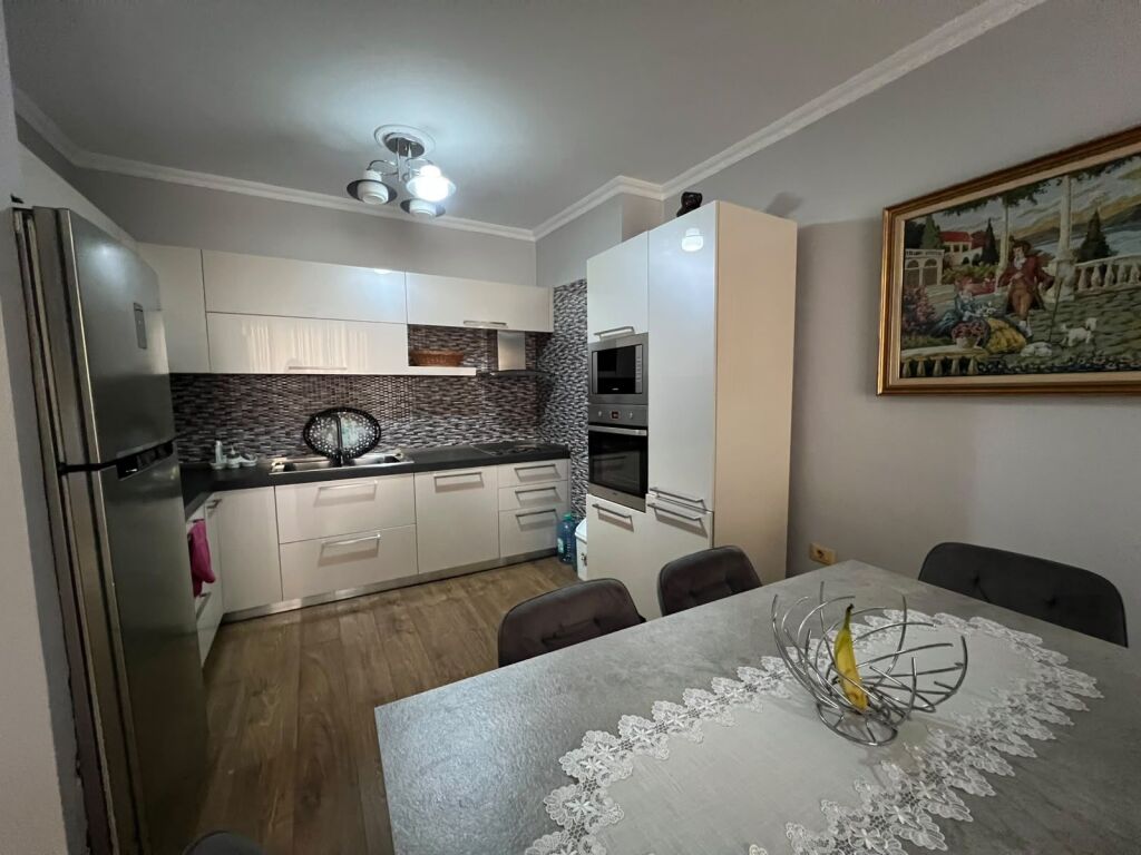 Apartment 2+1 for rent Yzberisht !