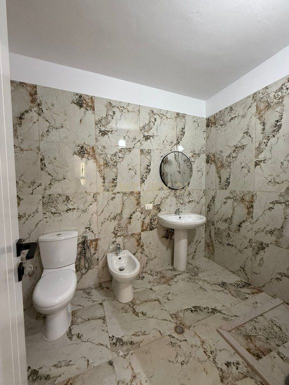 SHITET APARTAMENT 1+1 TEK ISH RAJONI LAGJA 6 DURRES !