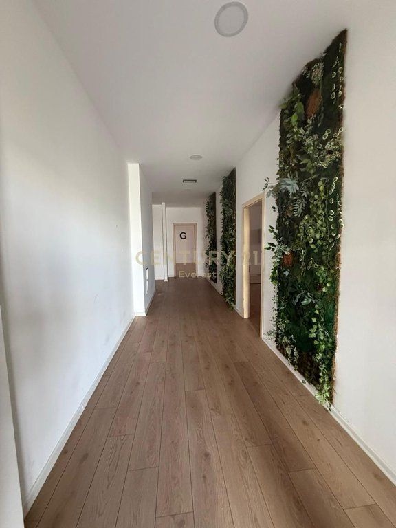 KRISTAL CENTER, OFFICE FOR RENT