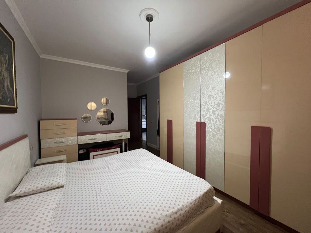 Apartment 2+1 for rent Yzberisht !