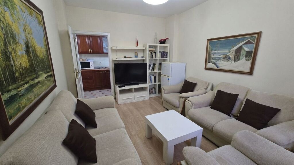 Jepet me Qira Apartament 2+1 – Përballë Tajvanit