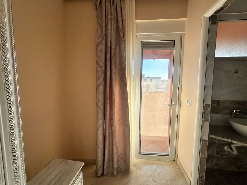 Shitet Apartament 2+1+2 Tualete me verande me pamje Deti - Lungomare Vlore